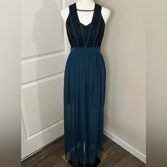 BCBG Generation, Women’s, Sleeveless, Lace, Chiffon, Full Length, Maxi, Dress. - Picture 2 of 12